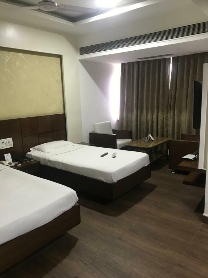 Hotel Kanchan Indore Exterior foto